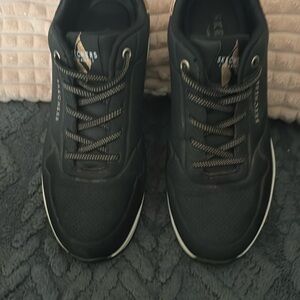 Skechers tennis shoes slide in